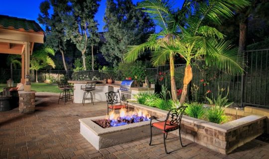 outdoor-entertainment-design-backyard