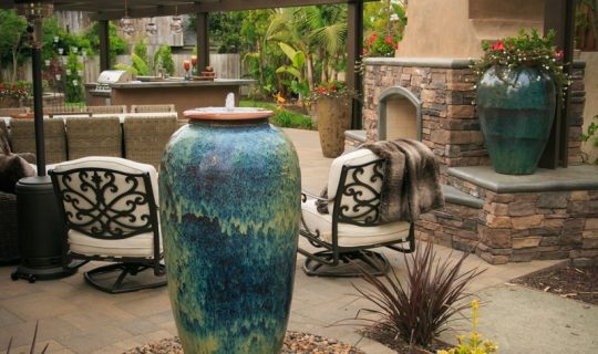 urn-on-cobble-water-feature